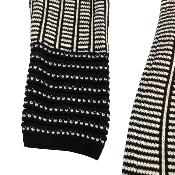 Women’s Guess Cowl Neck Sweater in Black & White Geometric Funky Pattern SZ L - Picture 5 of 9